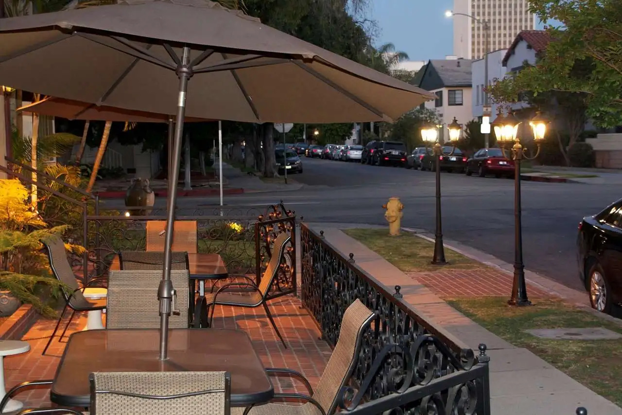 Foto - Wilshire Crest Hotel