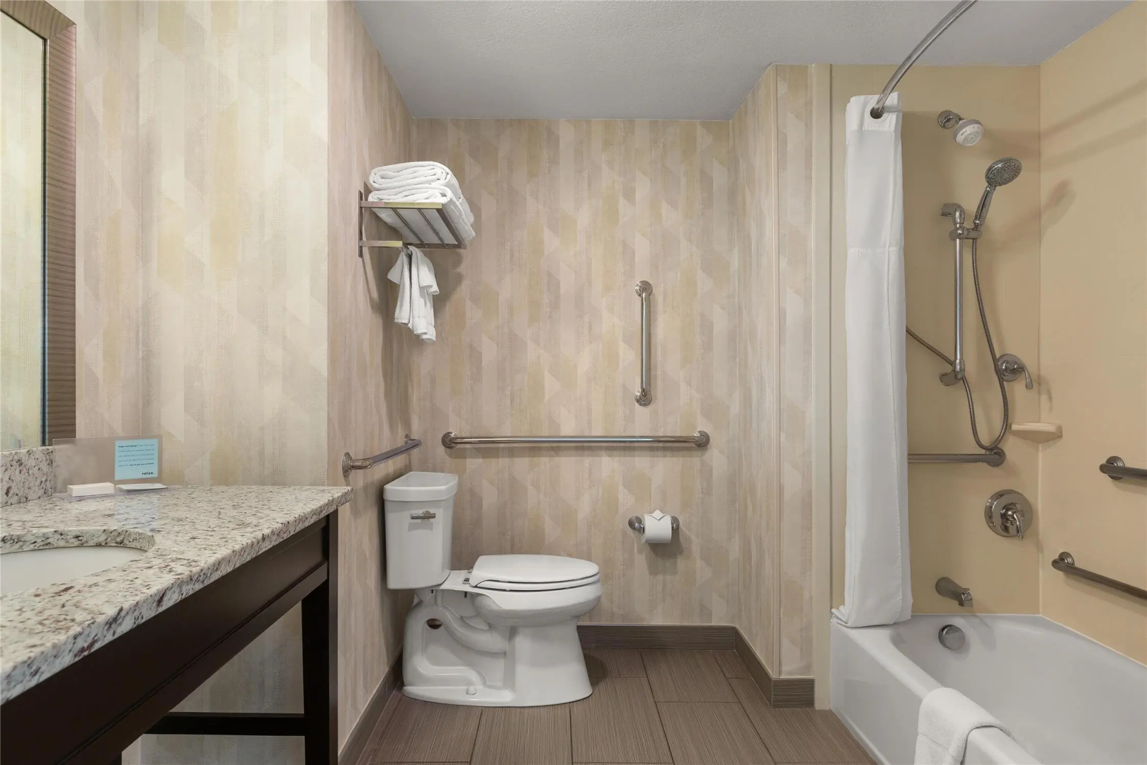 Foto - Hampton Inn by Hilton Calgary Airport North