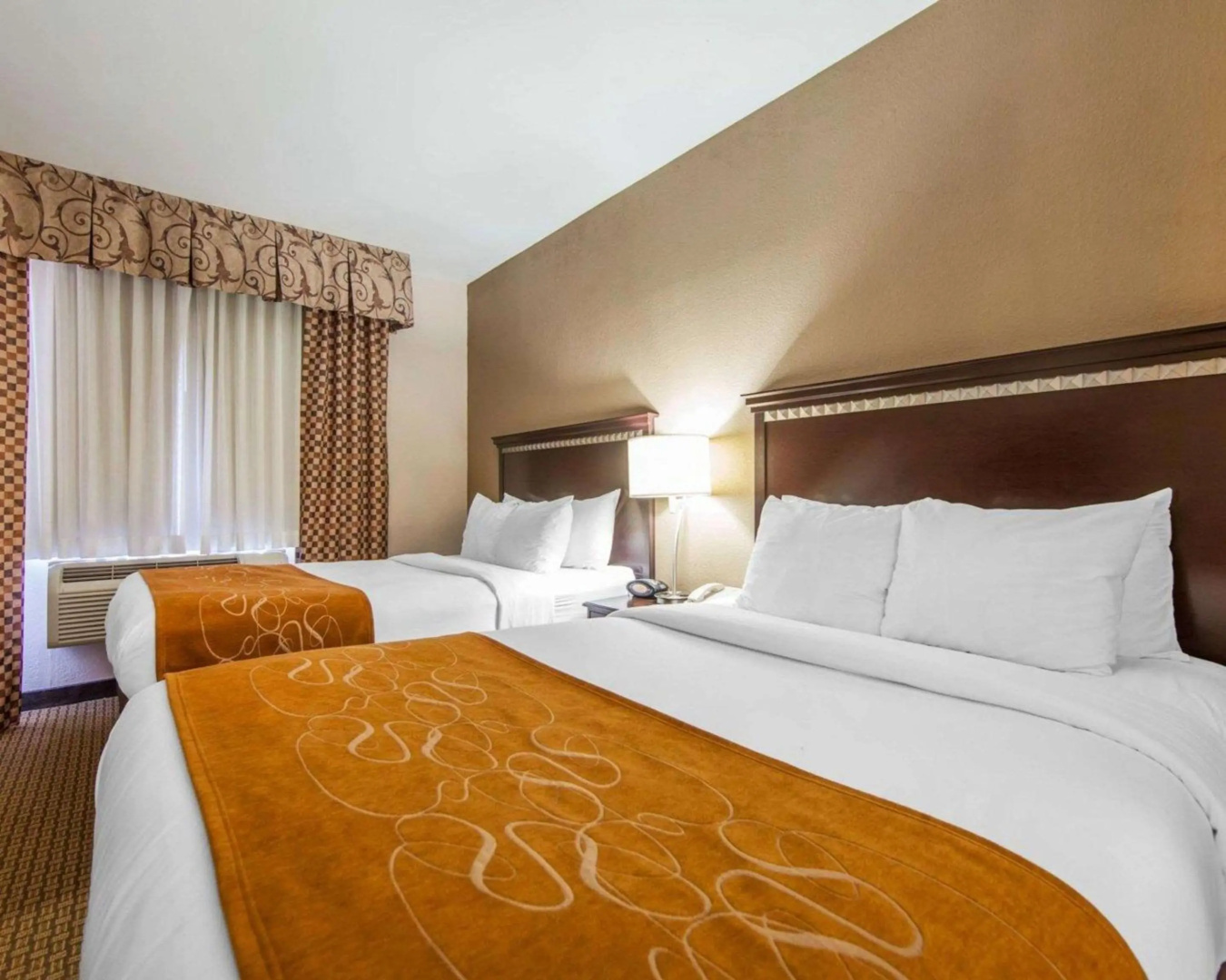 Photo - Comfort Suites London South
