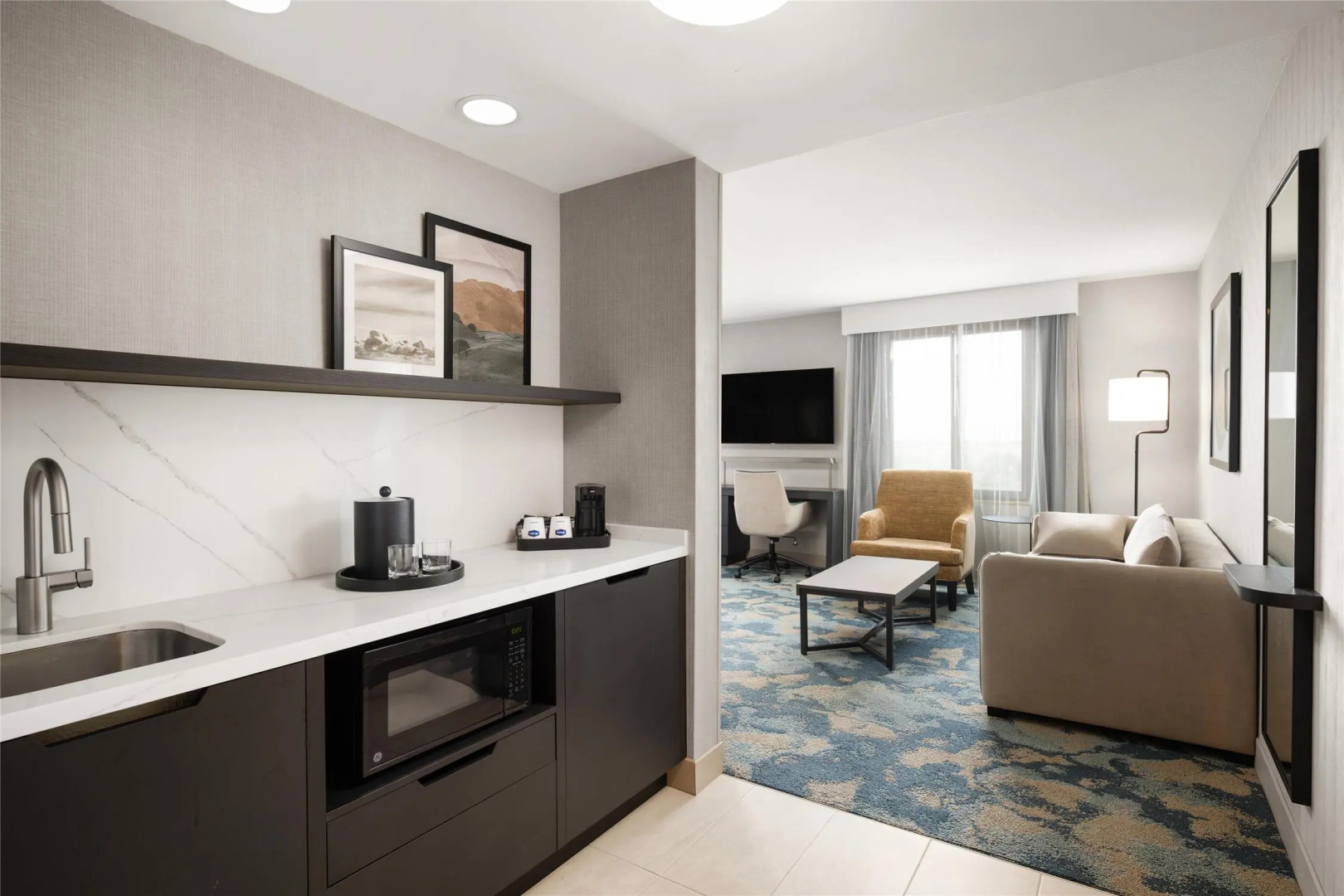 Photo - Hampton Inn & Suites Oakland Airport-Alameda