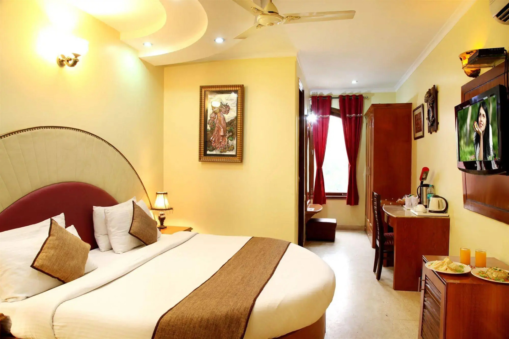 Foto - Hotel TJS Royale, Karol Bagh, 2 Mins from Metro