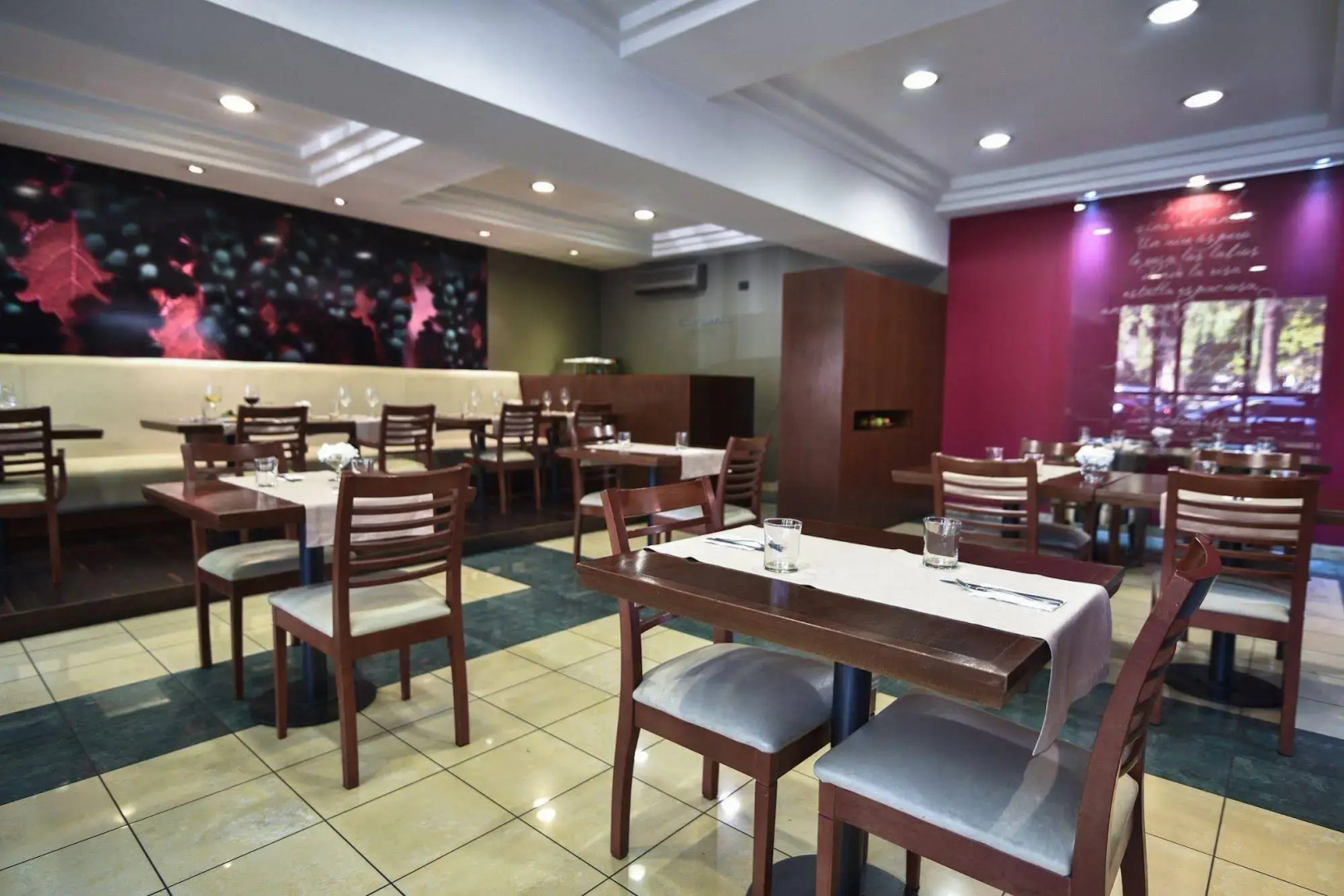 Foto - Portal Plaza Suites