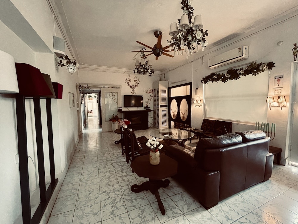 Kakaku The Guest House