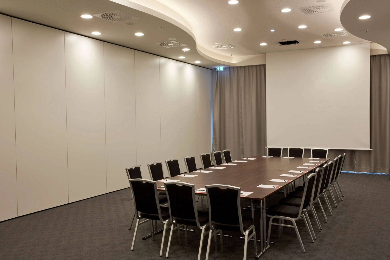 Photo - HYPERION Hotel Hamburg City, Trademark Collection by Wyndham