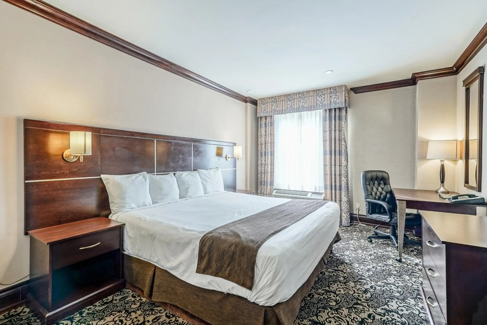 Photo - Woodbine Hotel & Suites