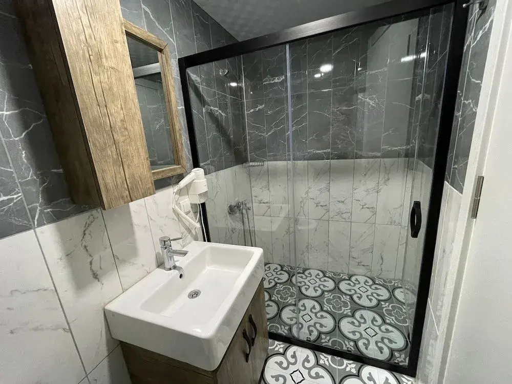 Photo - Seven City Hotel