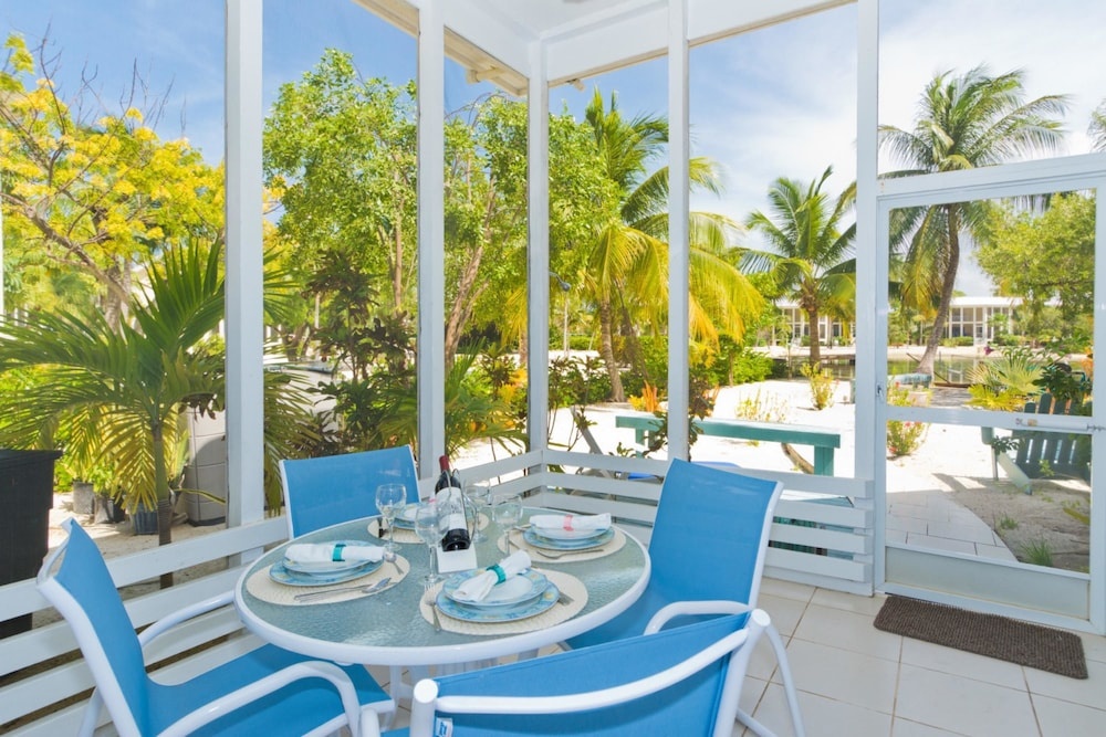 Rum Sands by Cayman Villas