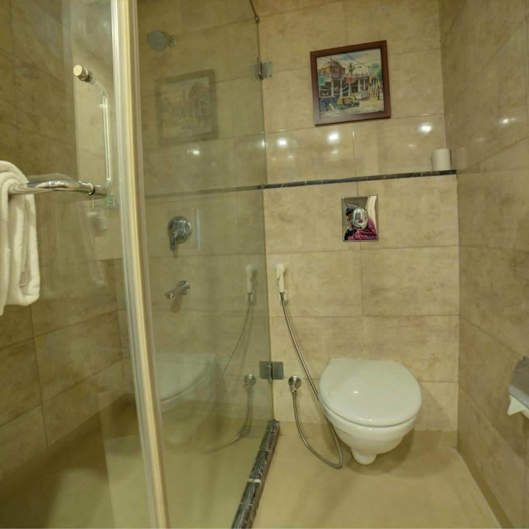 Photo - Goldfinch Hotel Delhi NCR