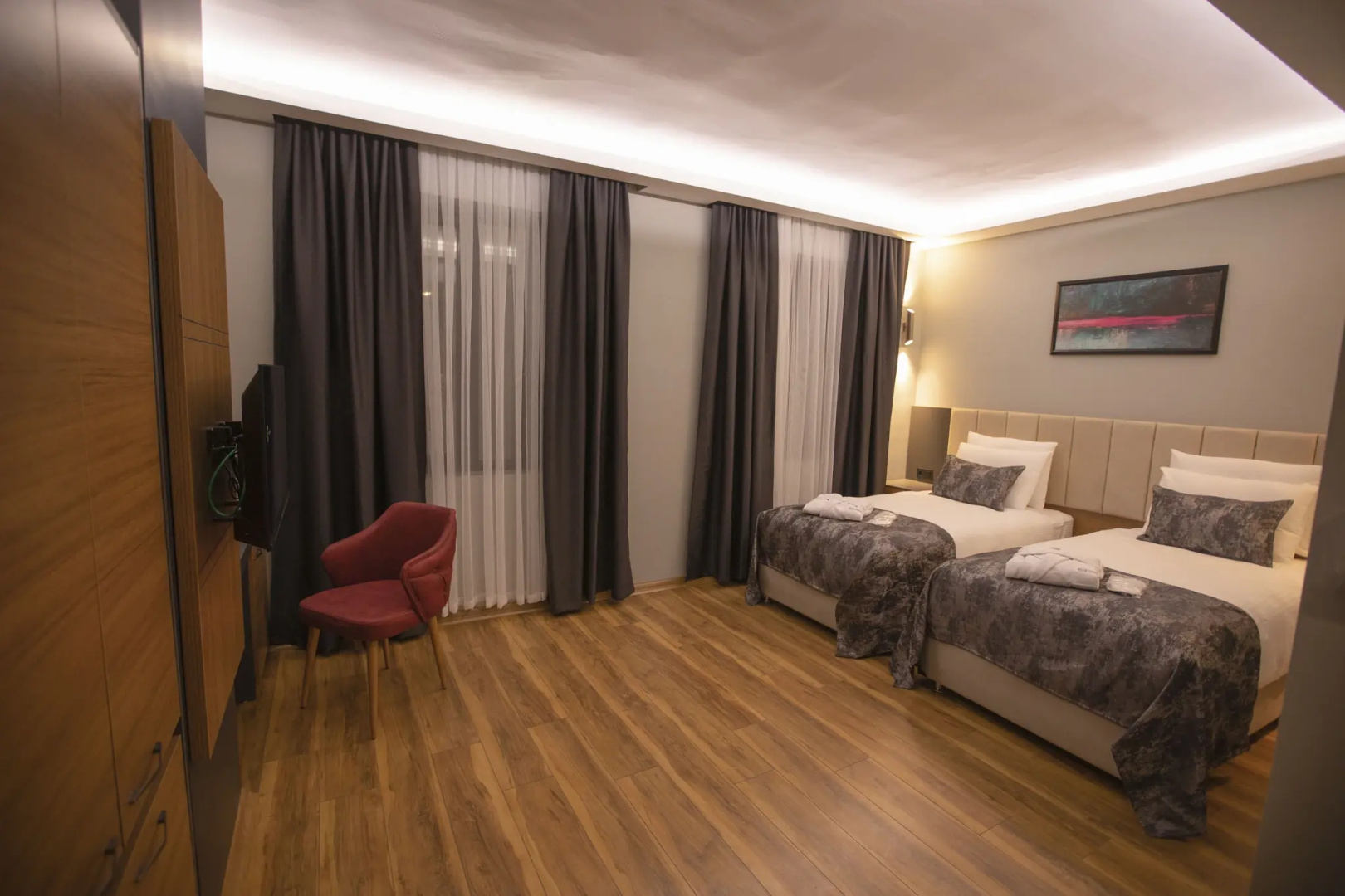 Photo - Divares Luxury Hotel