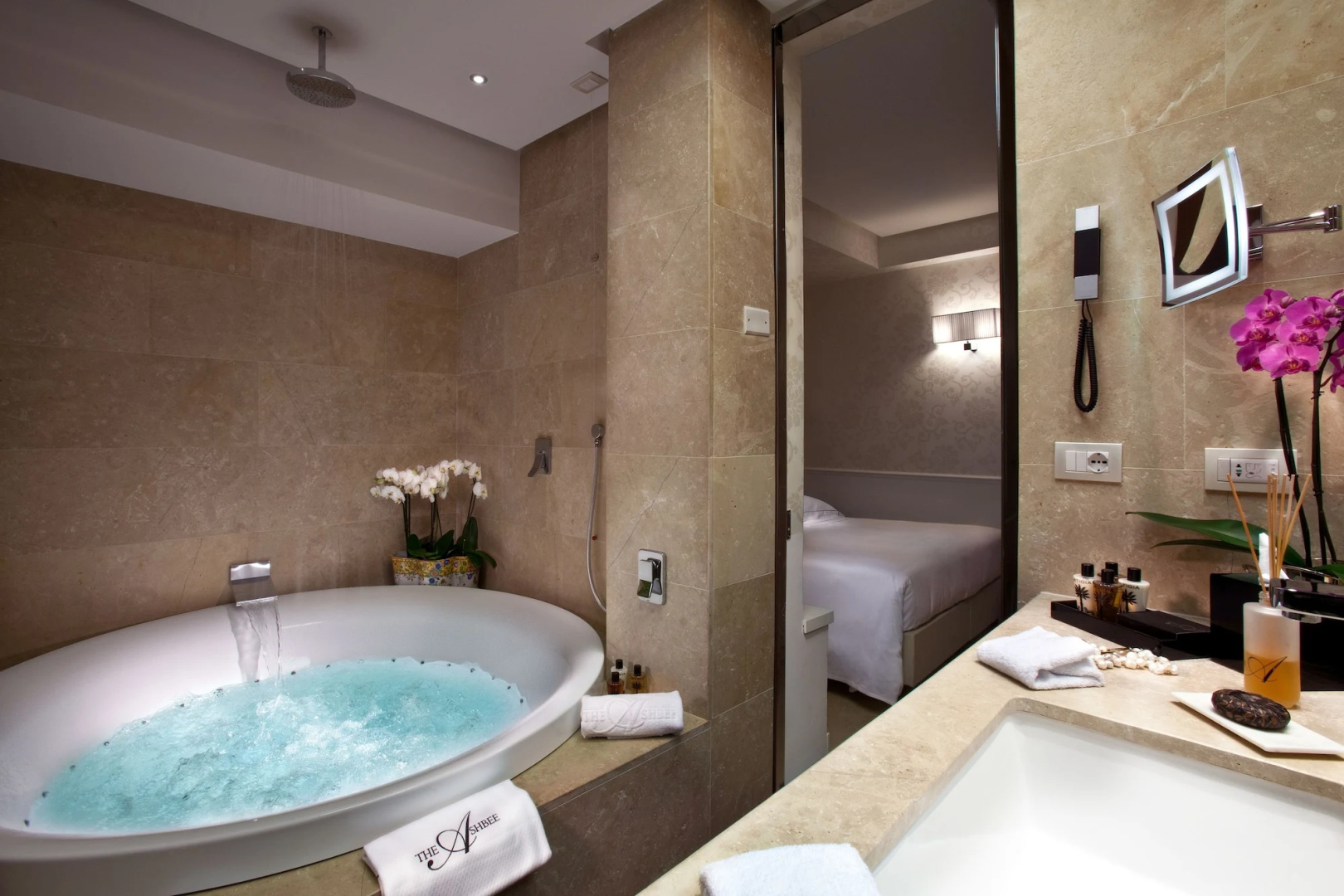 Photo - The Ashbee Hotel - The Leading Hotels of the World