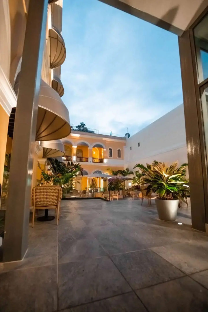 Foto - Palacio Provincial San Juan, Curio Collection by Hilton