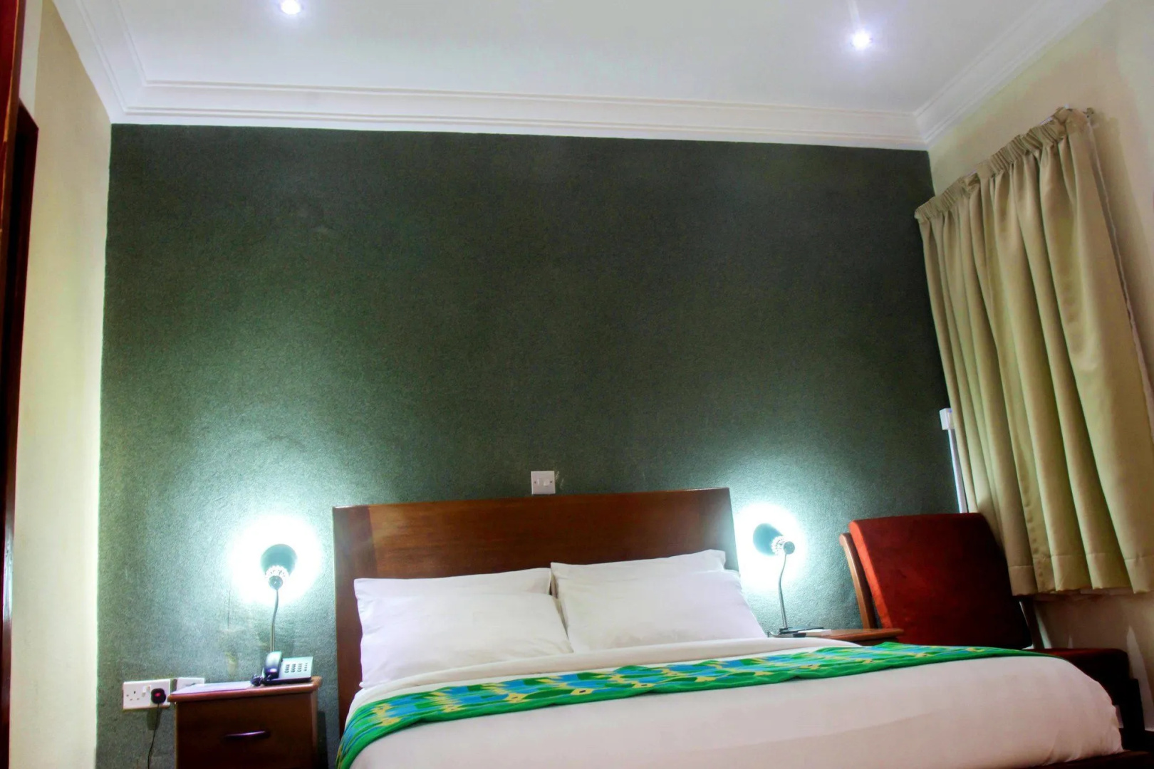 Foto - Mahogany Lodge, Cantonments