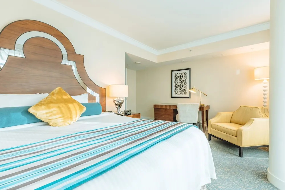 Photo - L'Hermitage Hotel