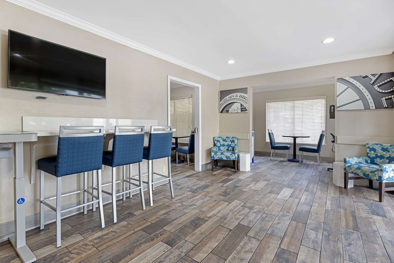 Photo - Best Western Courtesy Hotel - Anaheim Resort Amusement Park