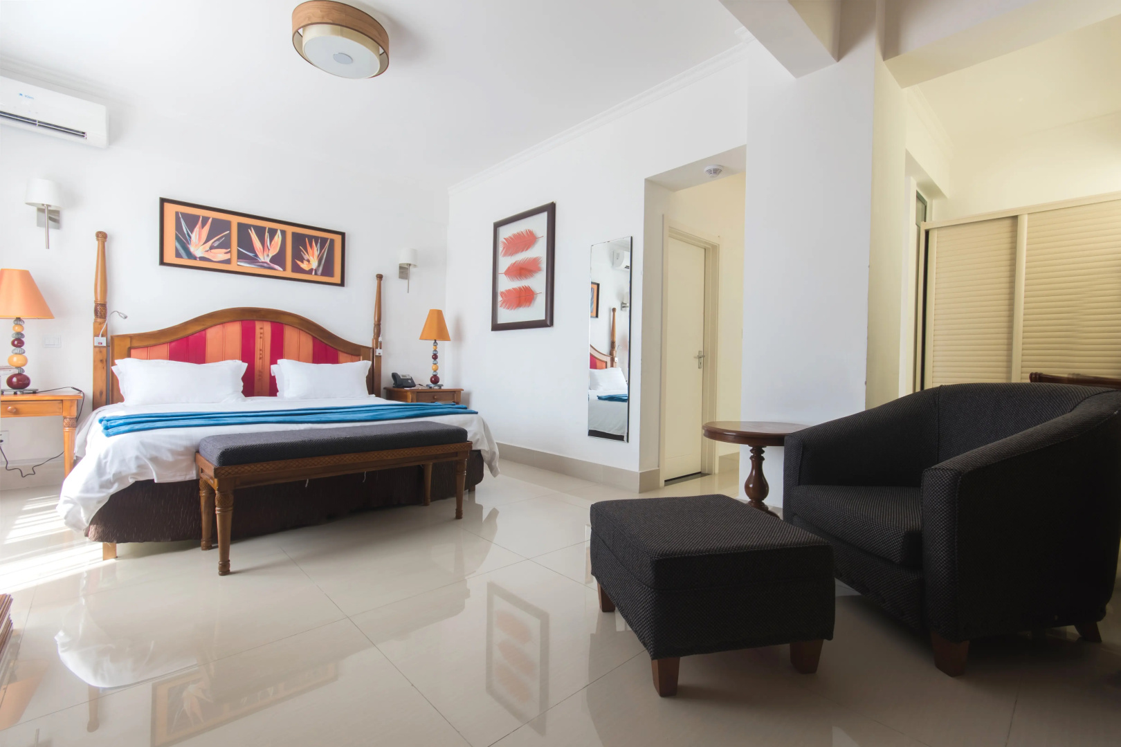 Photo - Palms Hotel
