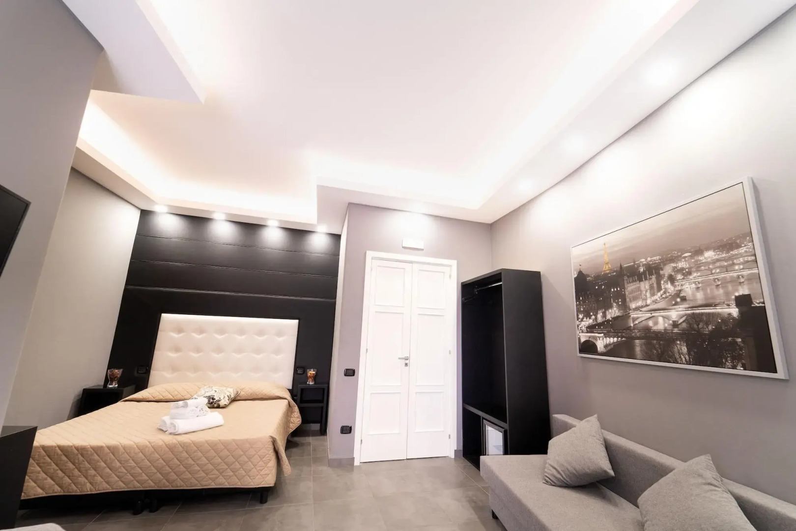 Photo - P.C. Boutique H. Vesuvius, Napoli Centro, by ClaPa Group