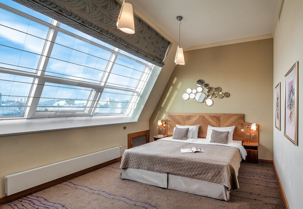 Foto - Crown Palace Apartments by Adrez