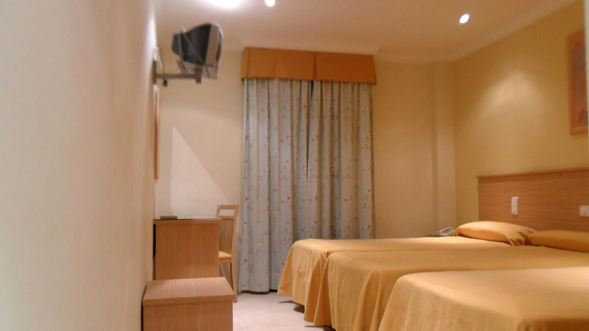 Photo - Hotel Los Girasoles
