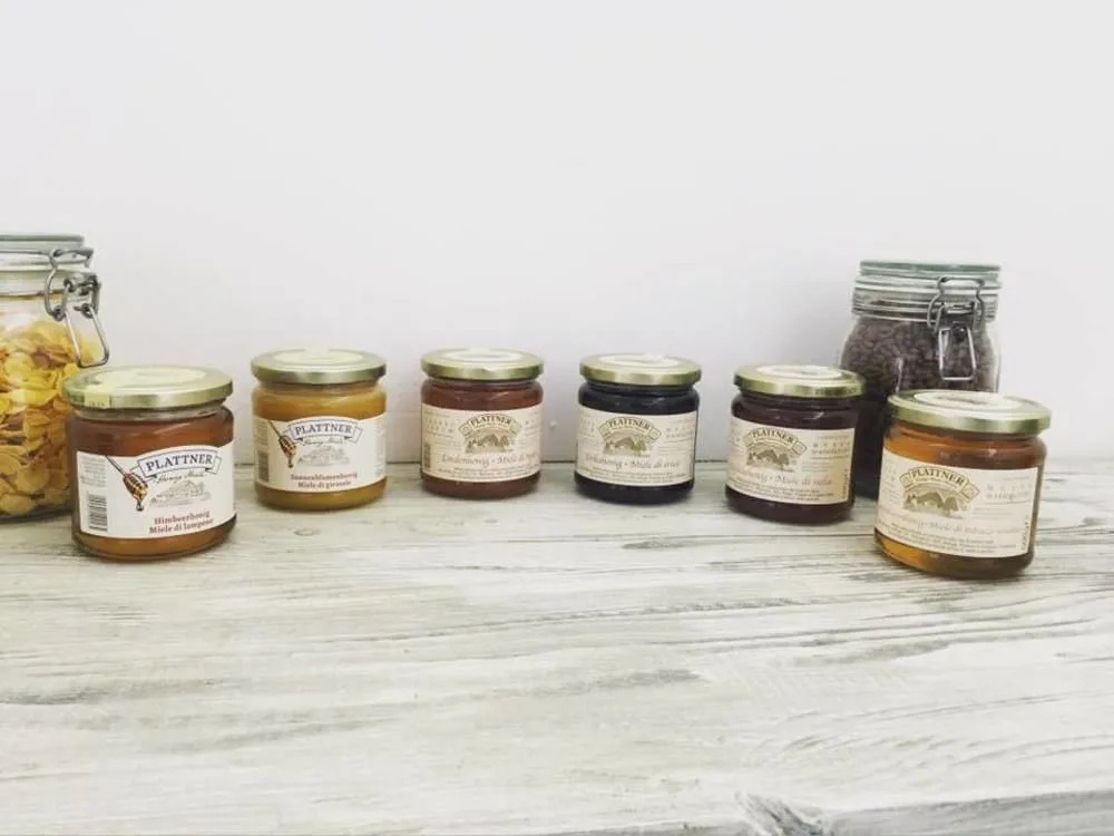 Foto - Black Market Hotel