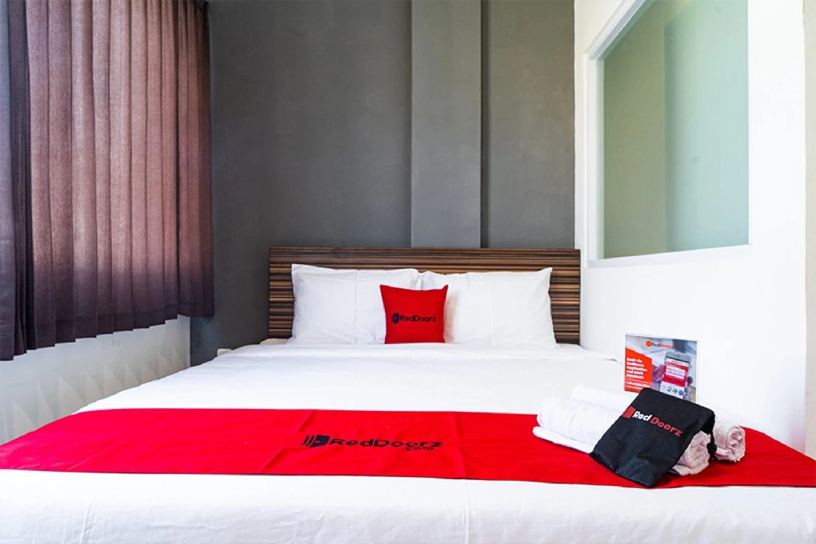 Photo - RedDoorz near Seasons City Mall