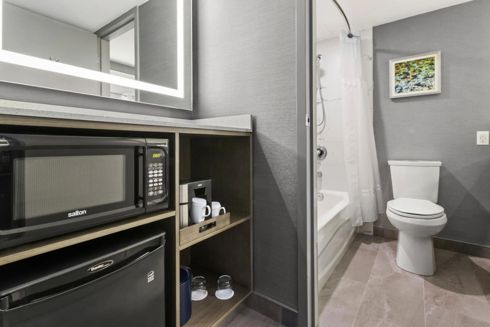 Photo - Best Western Premier Calgary Plaza Hotel & Conference Centre