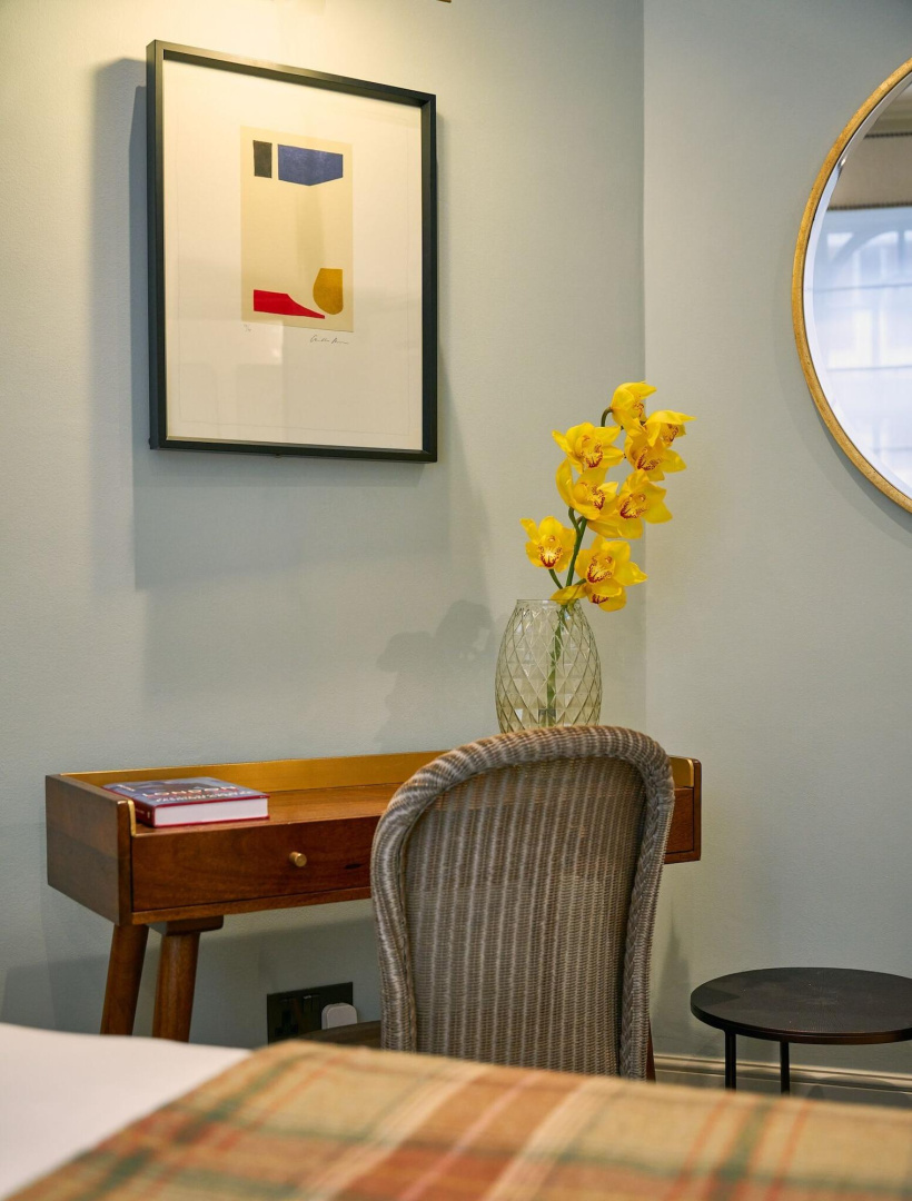 Photo - Tophams Hotel