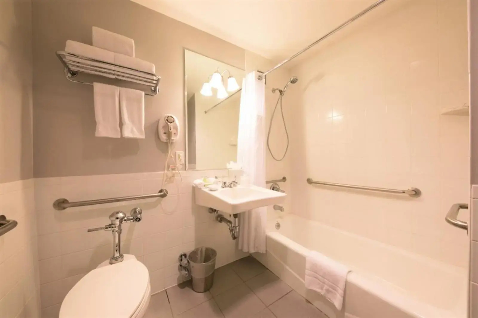 Photo - The Andrew Hotel