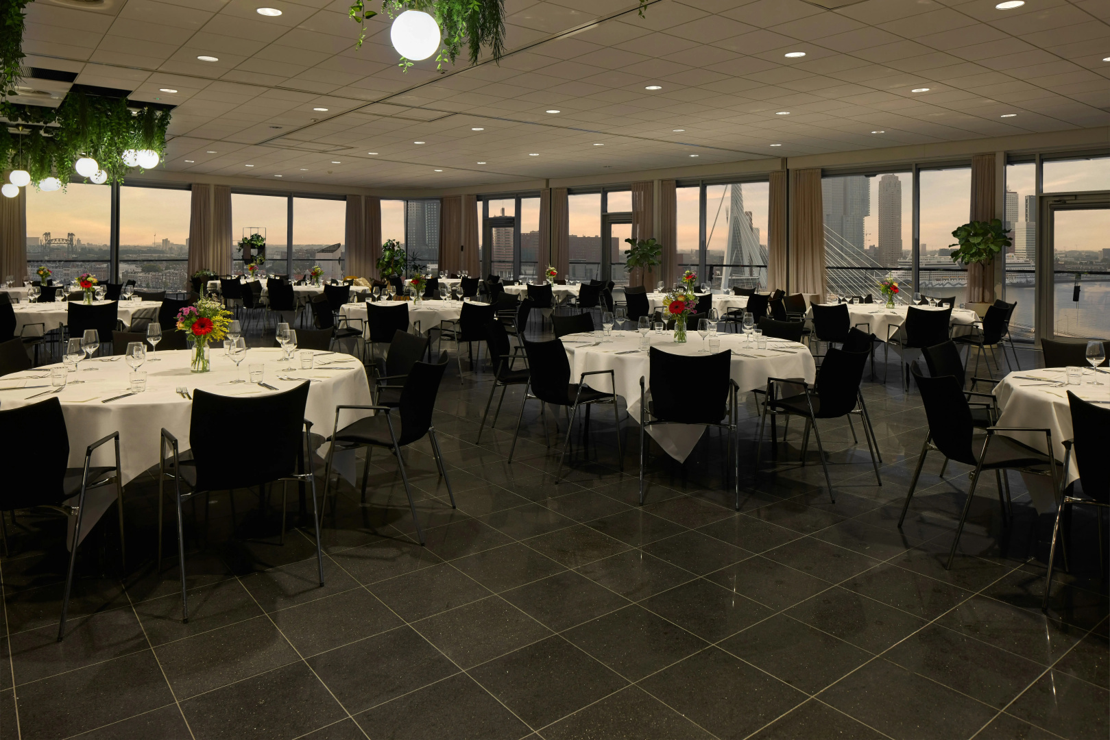 Photo - DoubleTree by Hilton Rotterdam Centre Hotel
