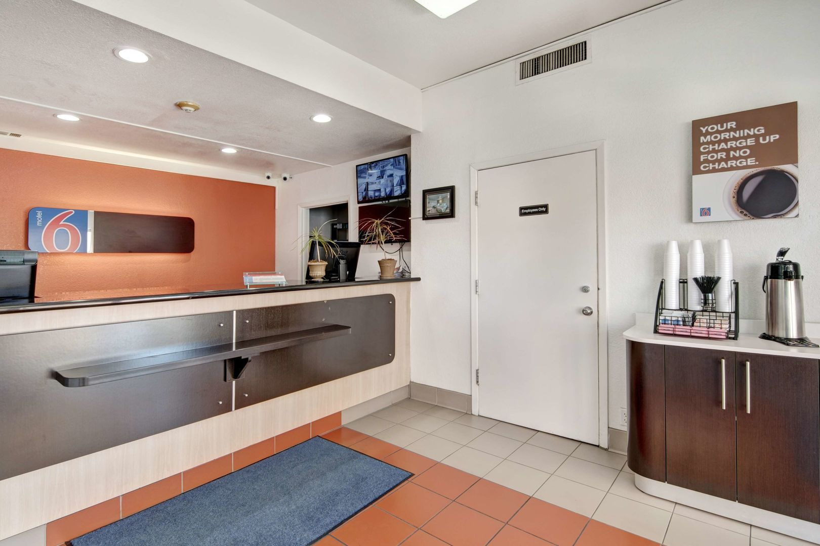 Photo - Motel 6 Dallas, TX - Forest Lane