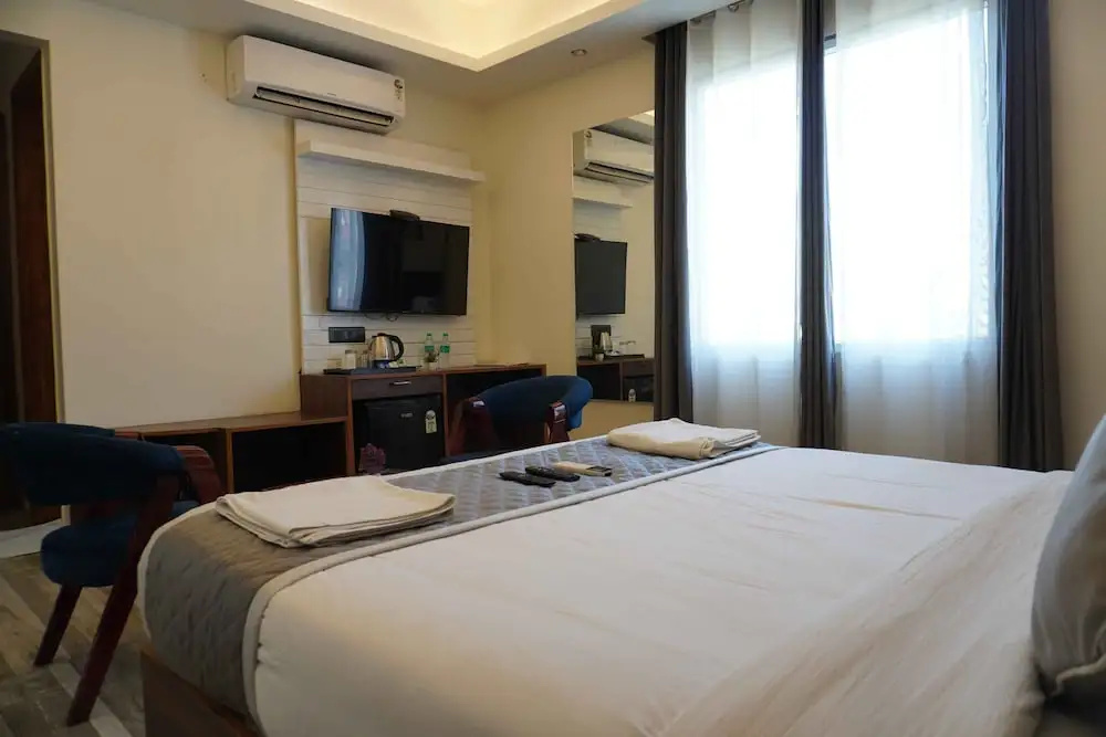 Raksha Suites & Banquet Greater Noida