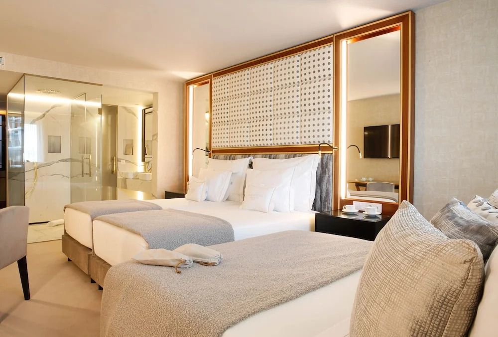 Photo - Wine & Books Porto Hotel - Small Luxury Hotels Of The World