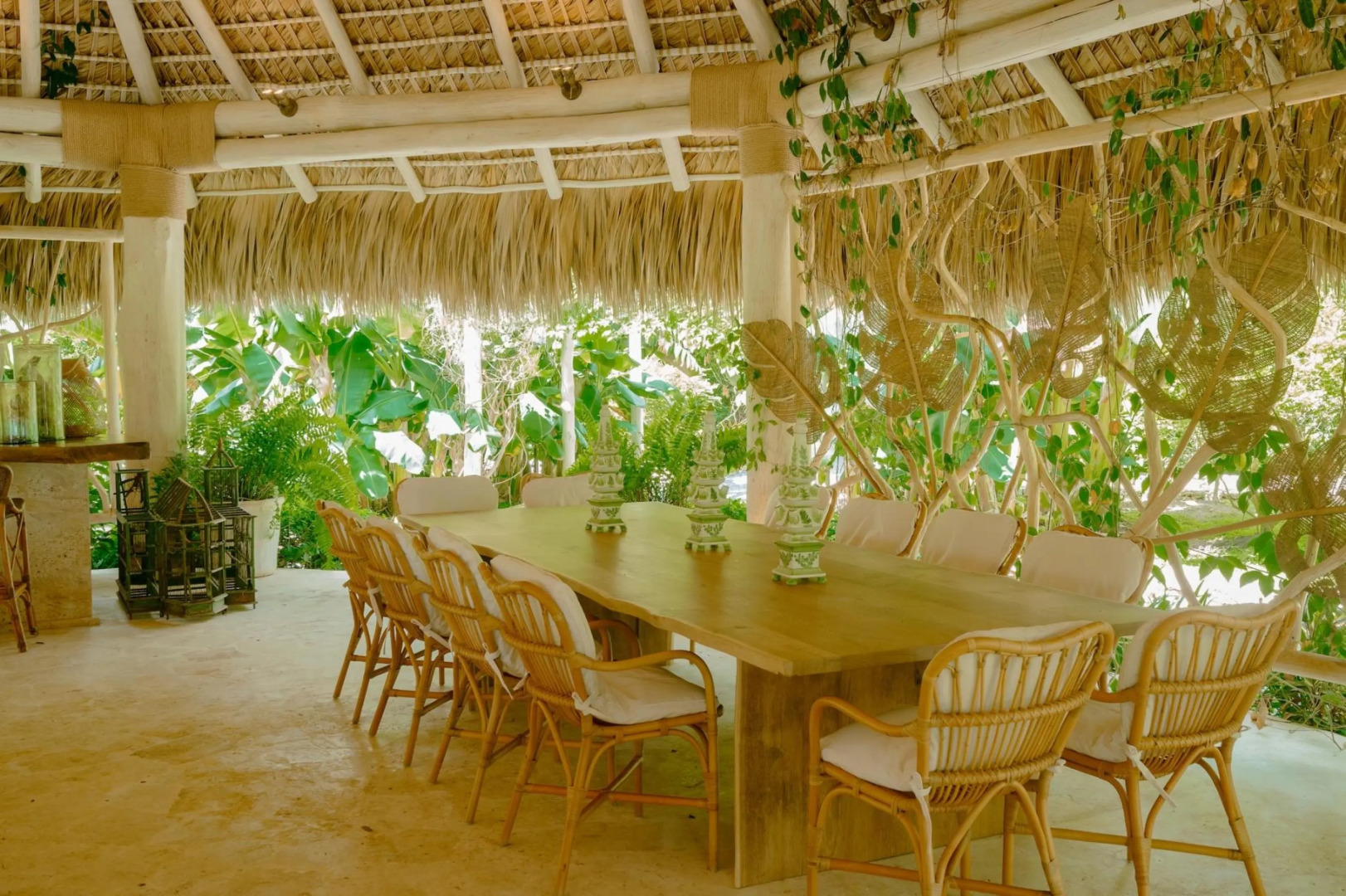 Foto - One-of-a-kind villa with open spaces and amazing views in luxury beach resort