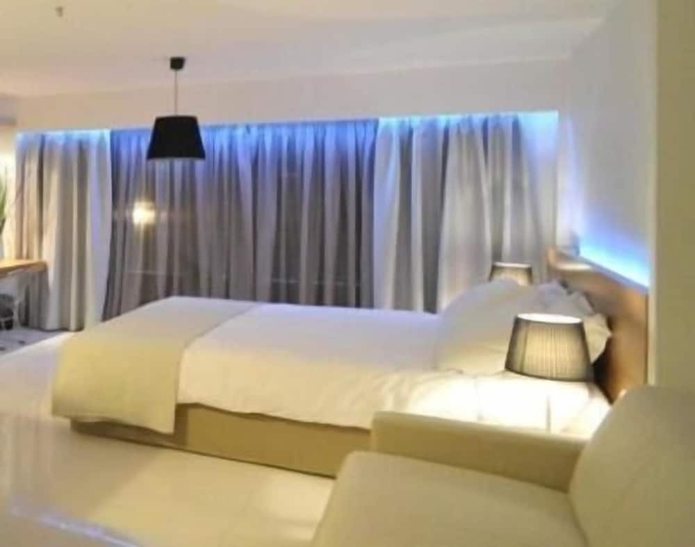 City Loft Hotel
