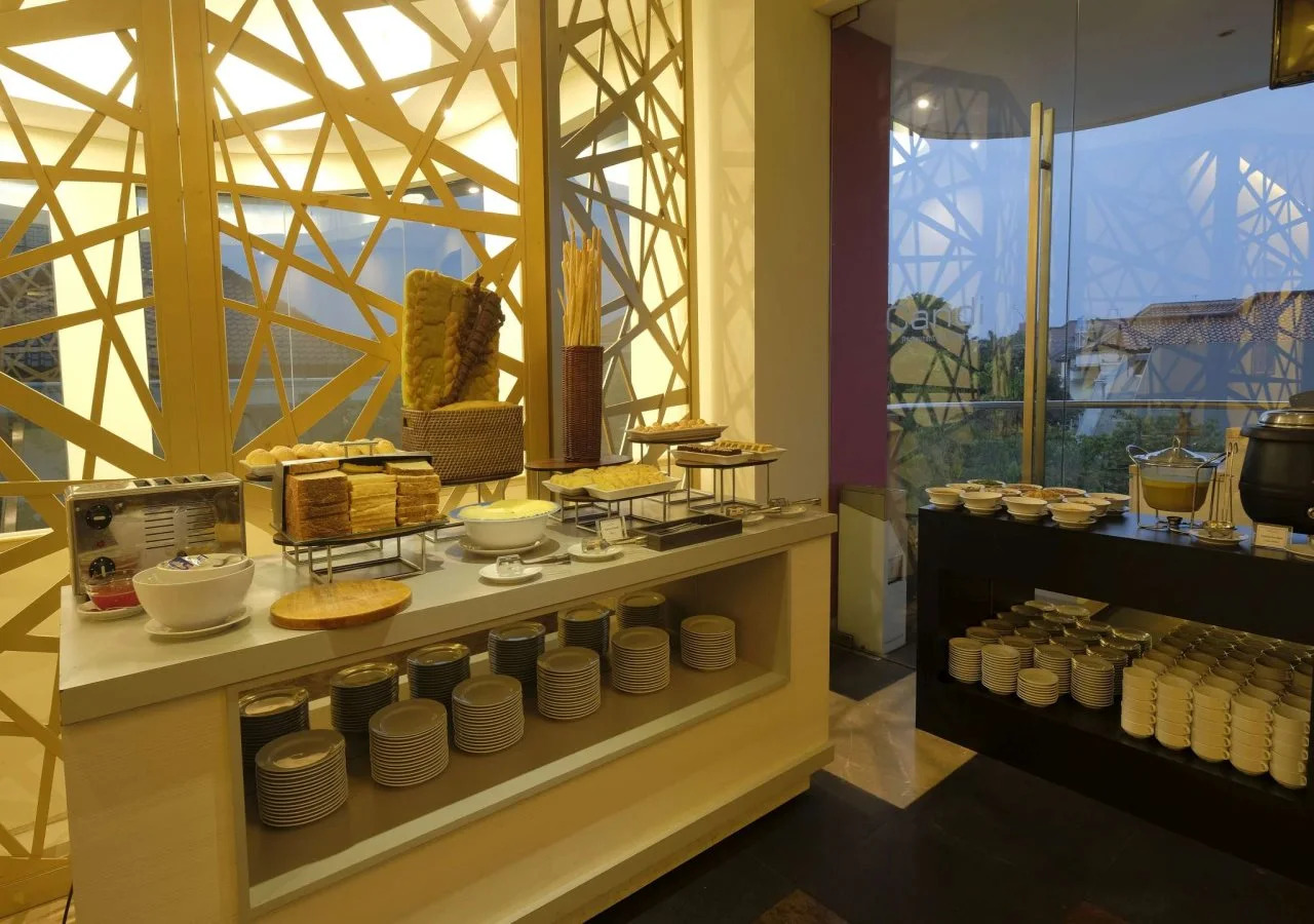 Photo - Brits Hotel Puri Indah