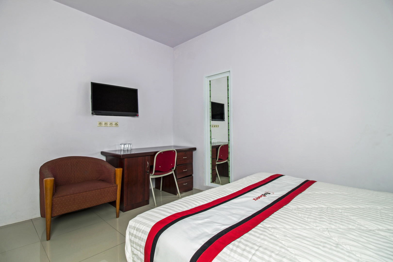 Photo - RedDoorz Plus @ Guntur Raya Setiabudi
