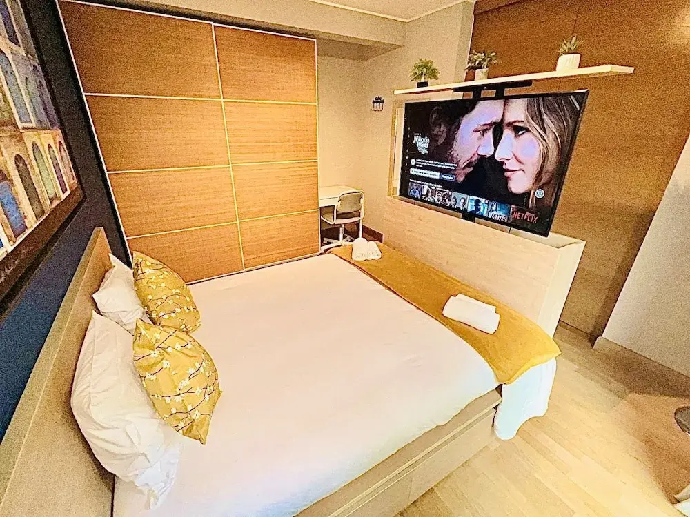 Chic one bedroom with parking&terrace — фото 1