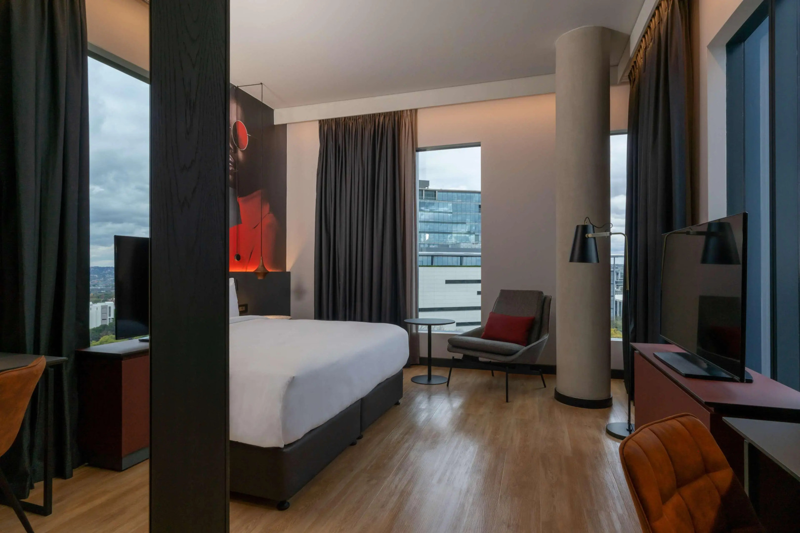 Photo - Radisson RED Hotel Johannesburg Rosebank