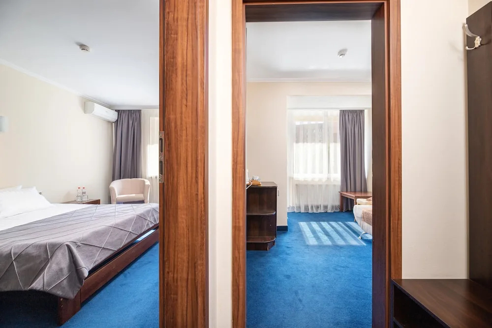 Foto - Sonata Hotel & Restaurant "готель Соната"