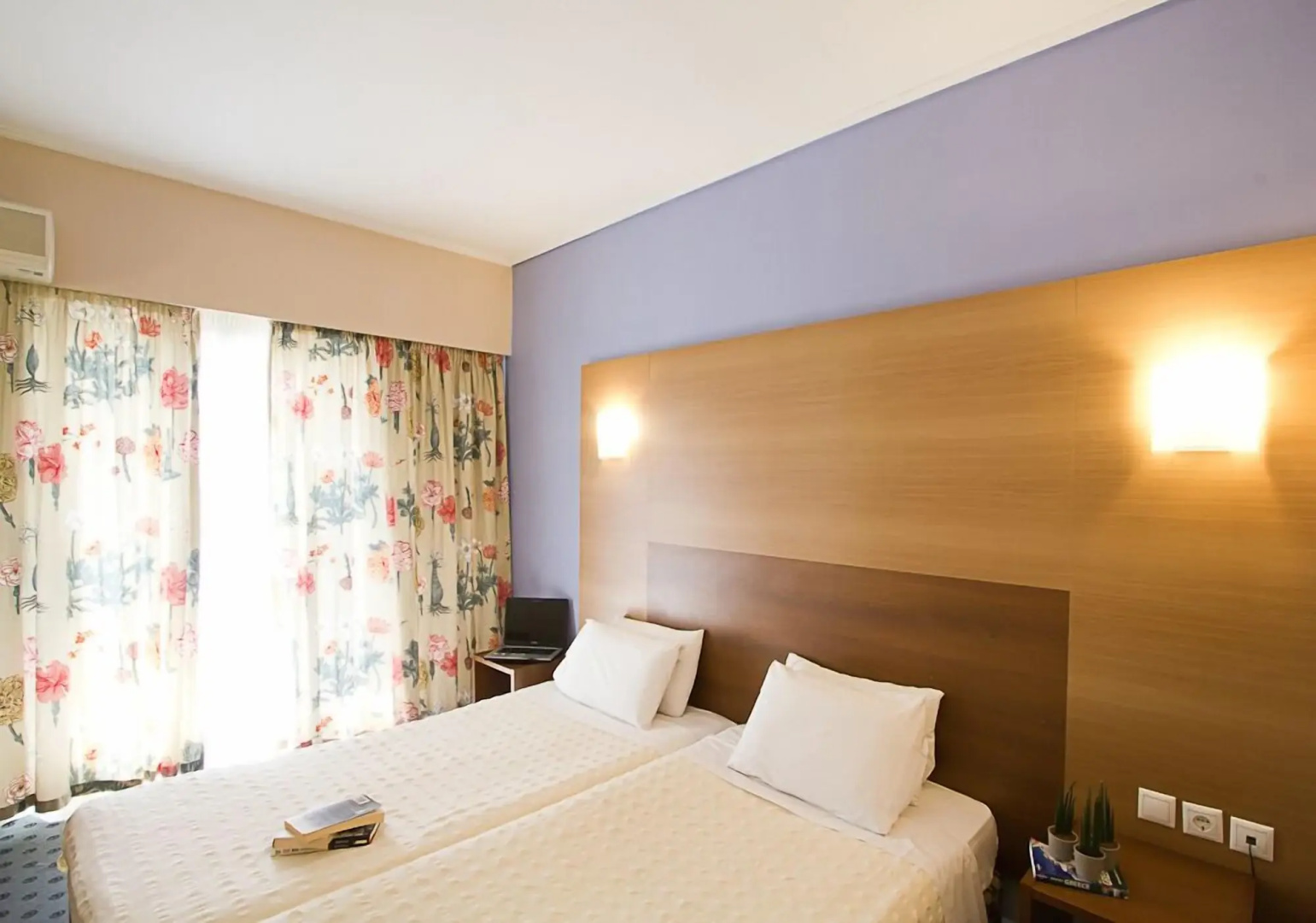 Photo - Galaxy Hotel