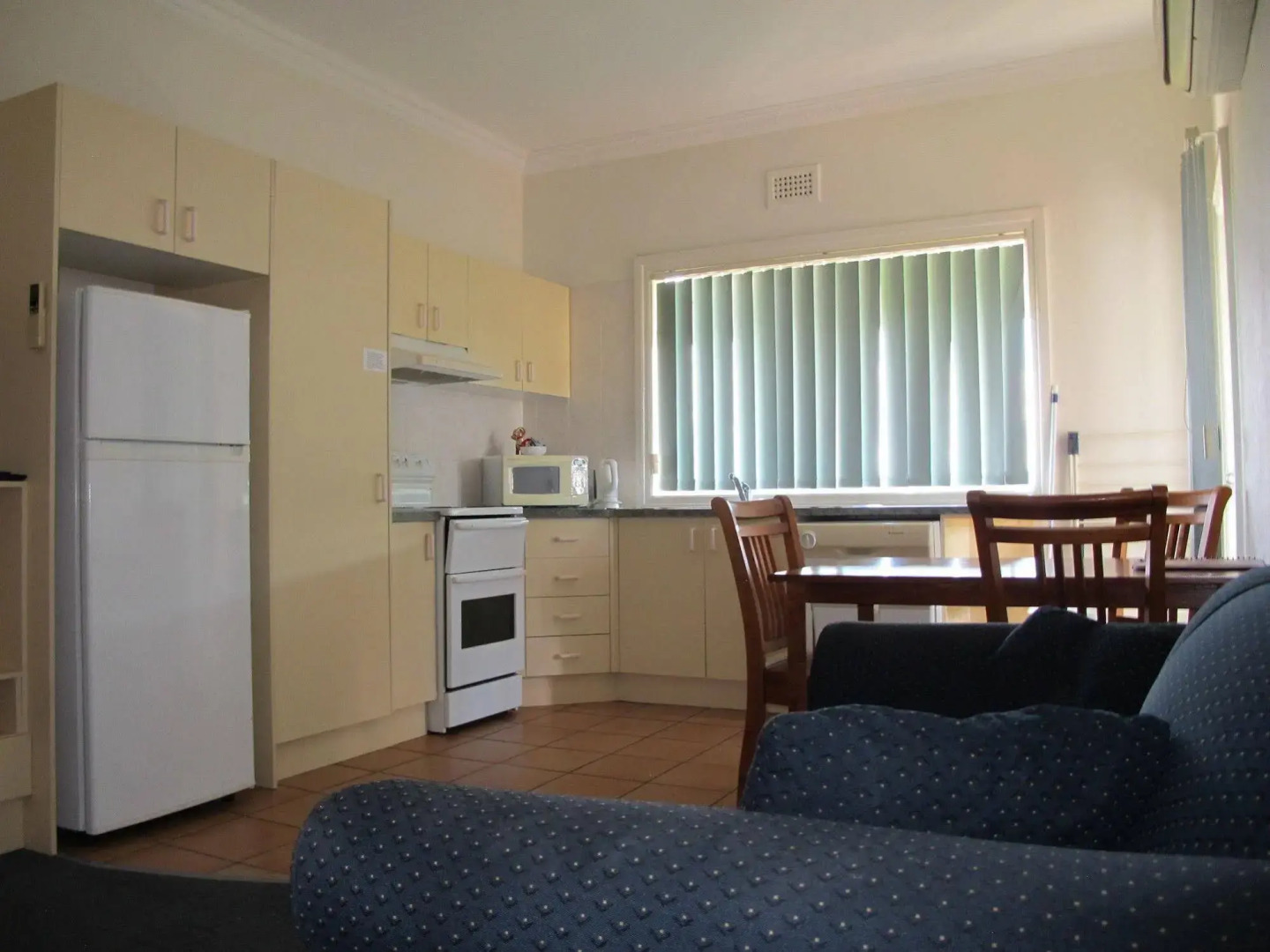 Photo - Hampton Court Apartments