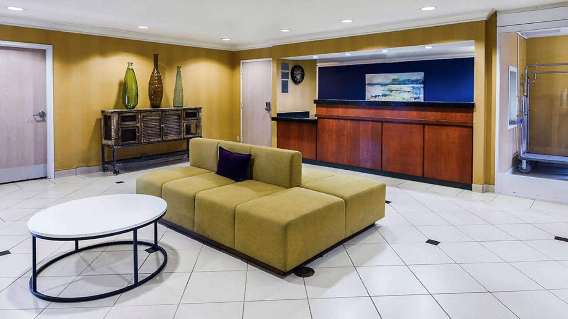 Photo - SureStay Hotel by Best Western Ontario Airport