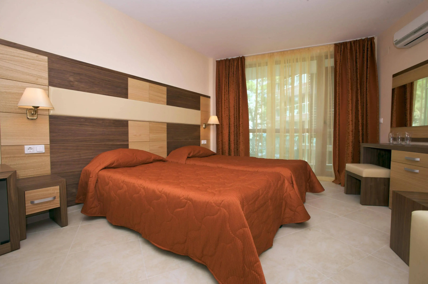 Photo - Seabreeze Hotel