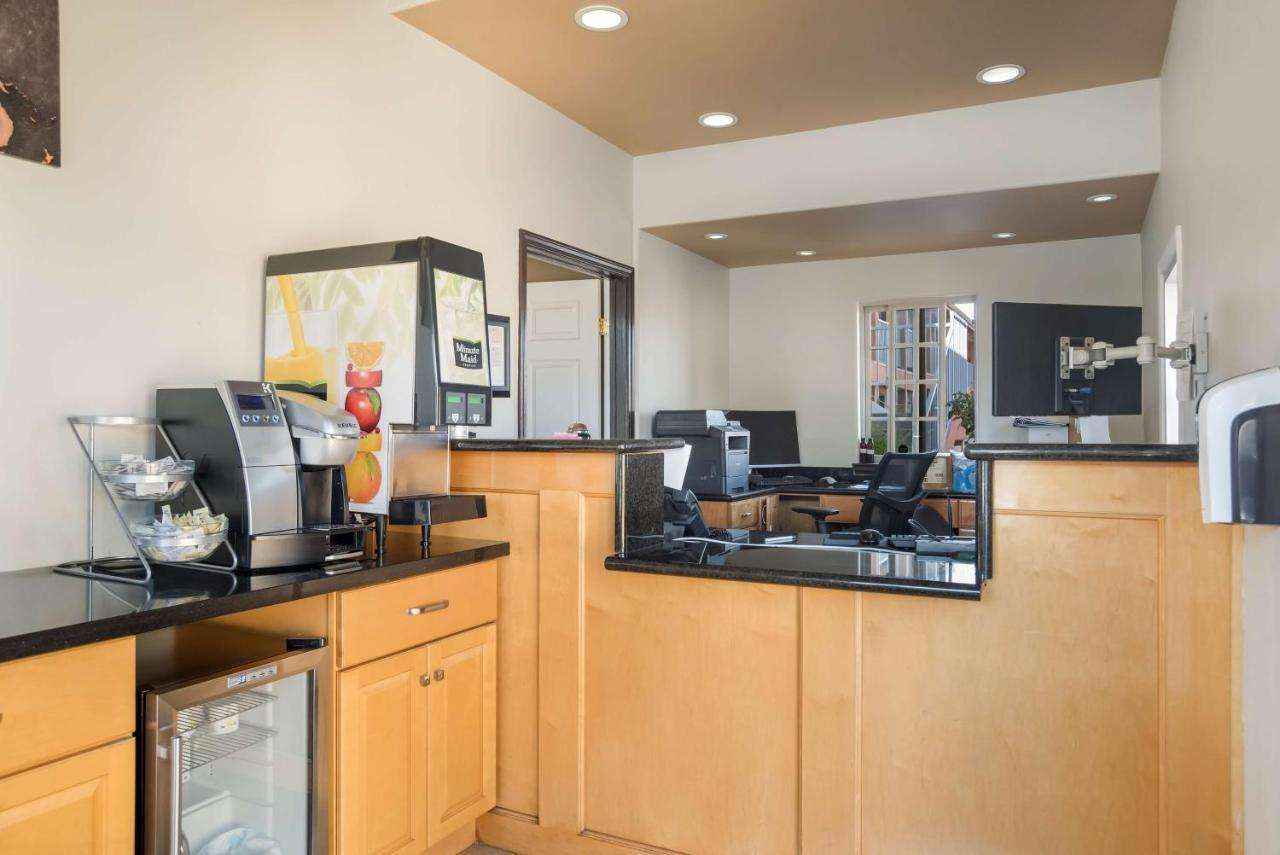 Photo - SureStay Hotel by Best Western San Rafael