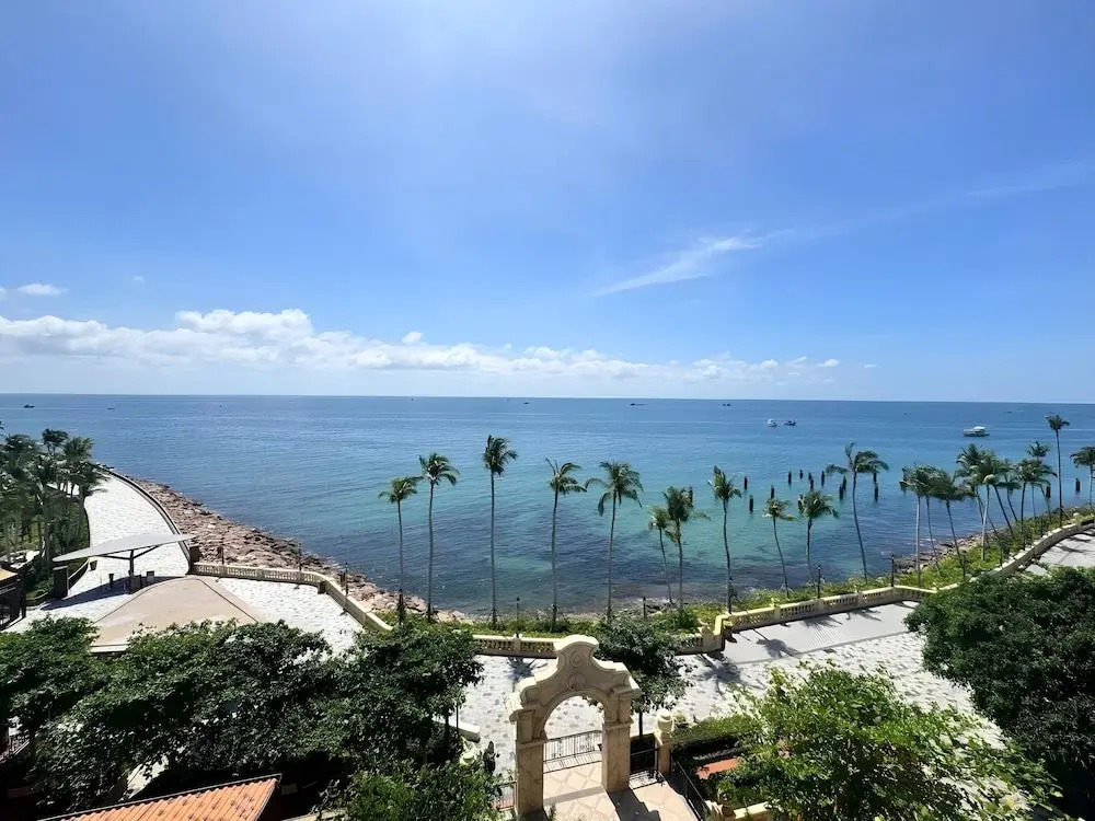 Photo - The Room Hotel - Starbucks