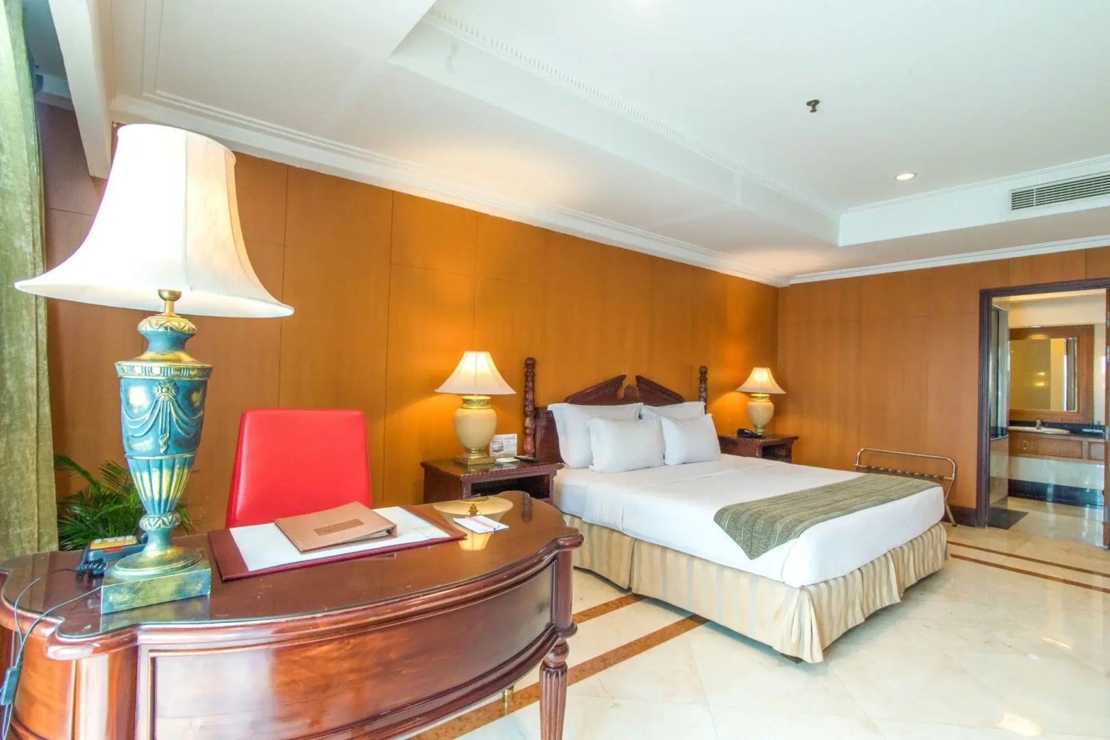 Photo - Sunlake Waterfront Resort and Convention