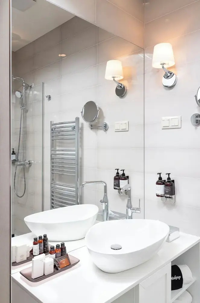 Photo - Three Corners Avenue Hotel