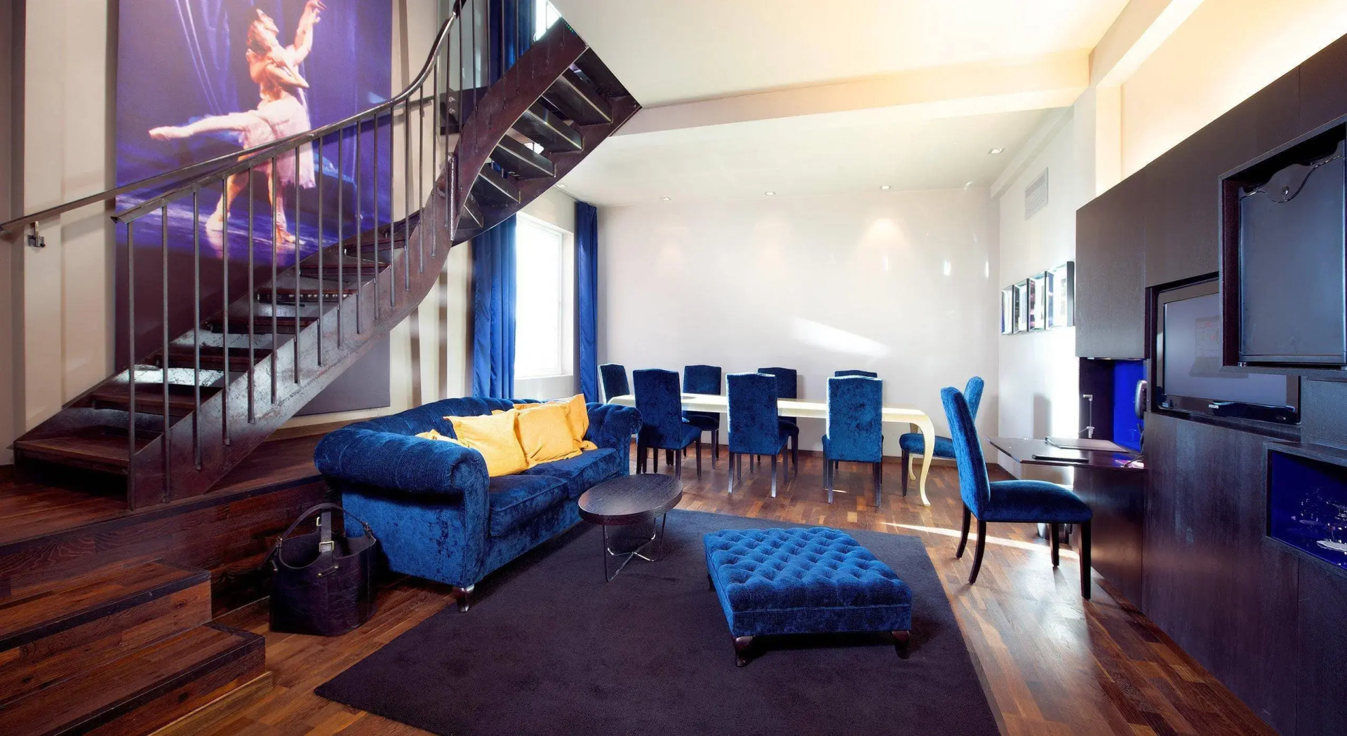 Photo - Home Hotel Folketeateret