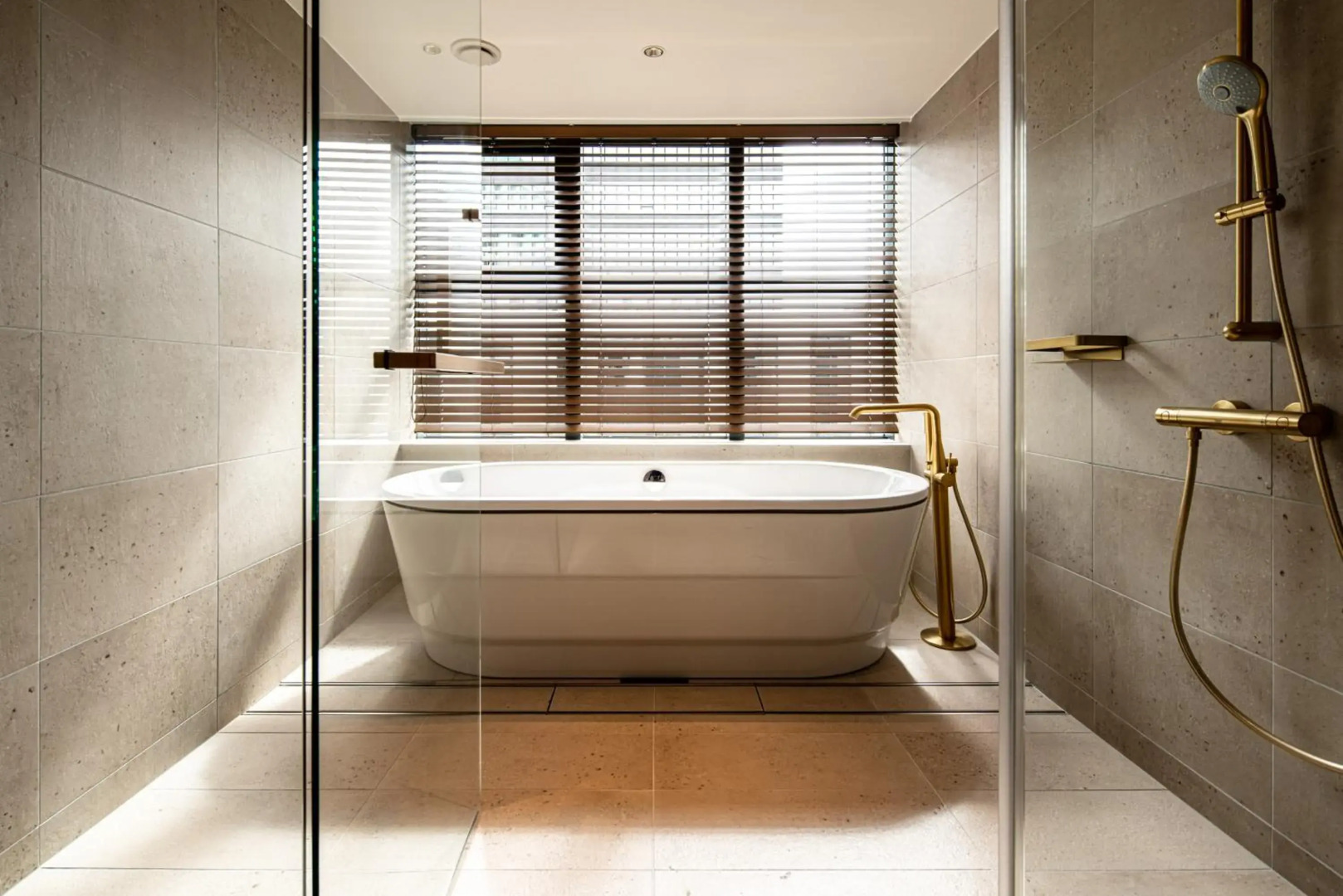 Foto - The Basics Fukuoka