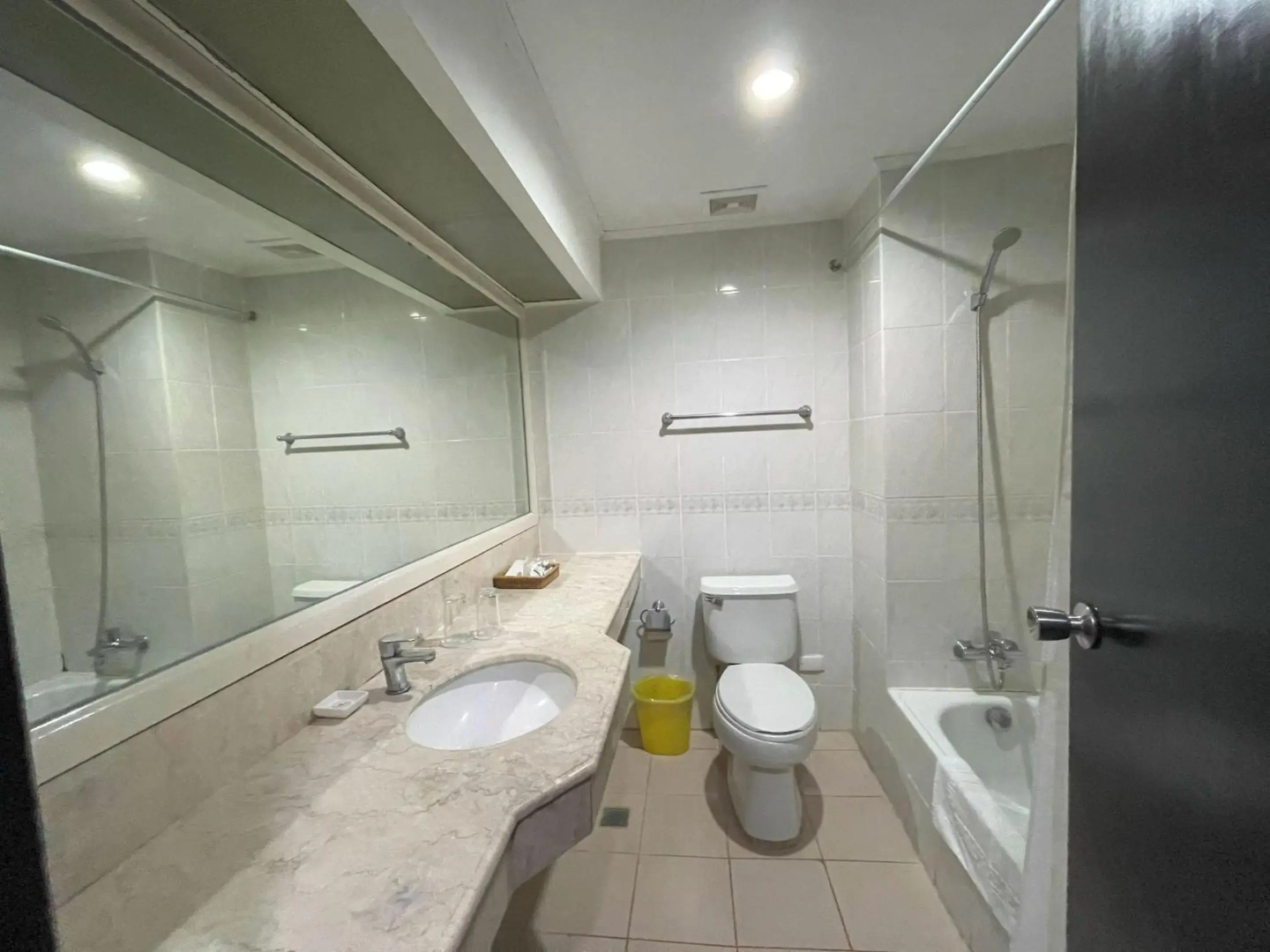 Photo - Golden Peak Hotel & Suites powered by Cocotel