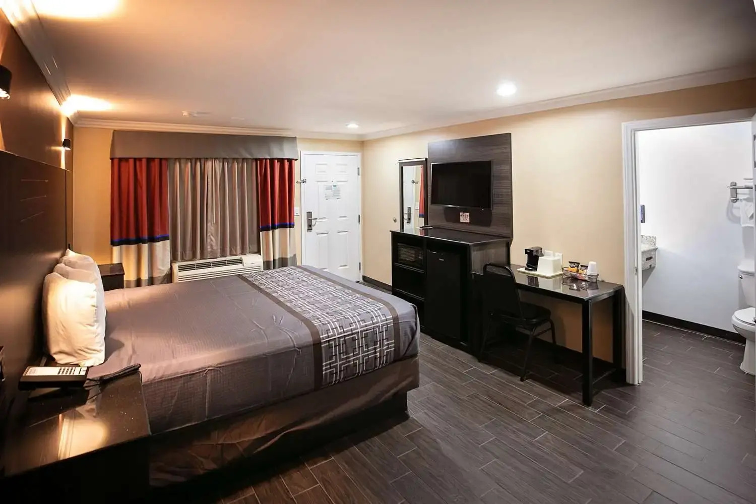 Photo - Rodeway Inn & Suites Bellflower